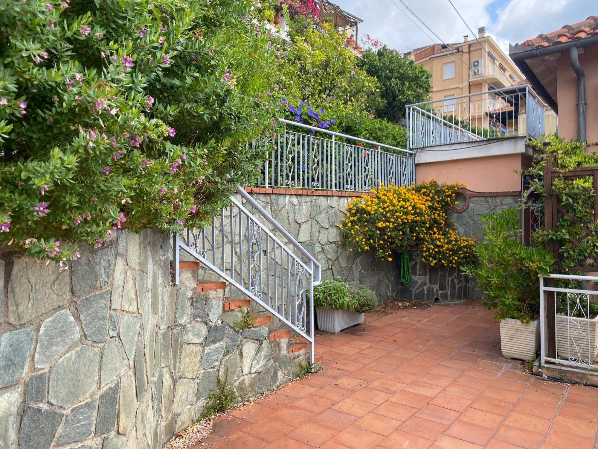 Casa Ribot: Centro E Mare A Portata Di Mano Appartamento Alassio