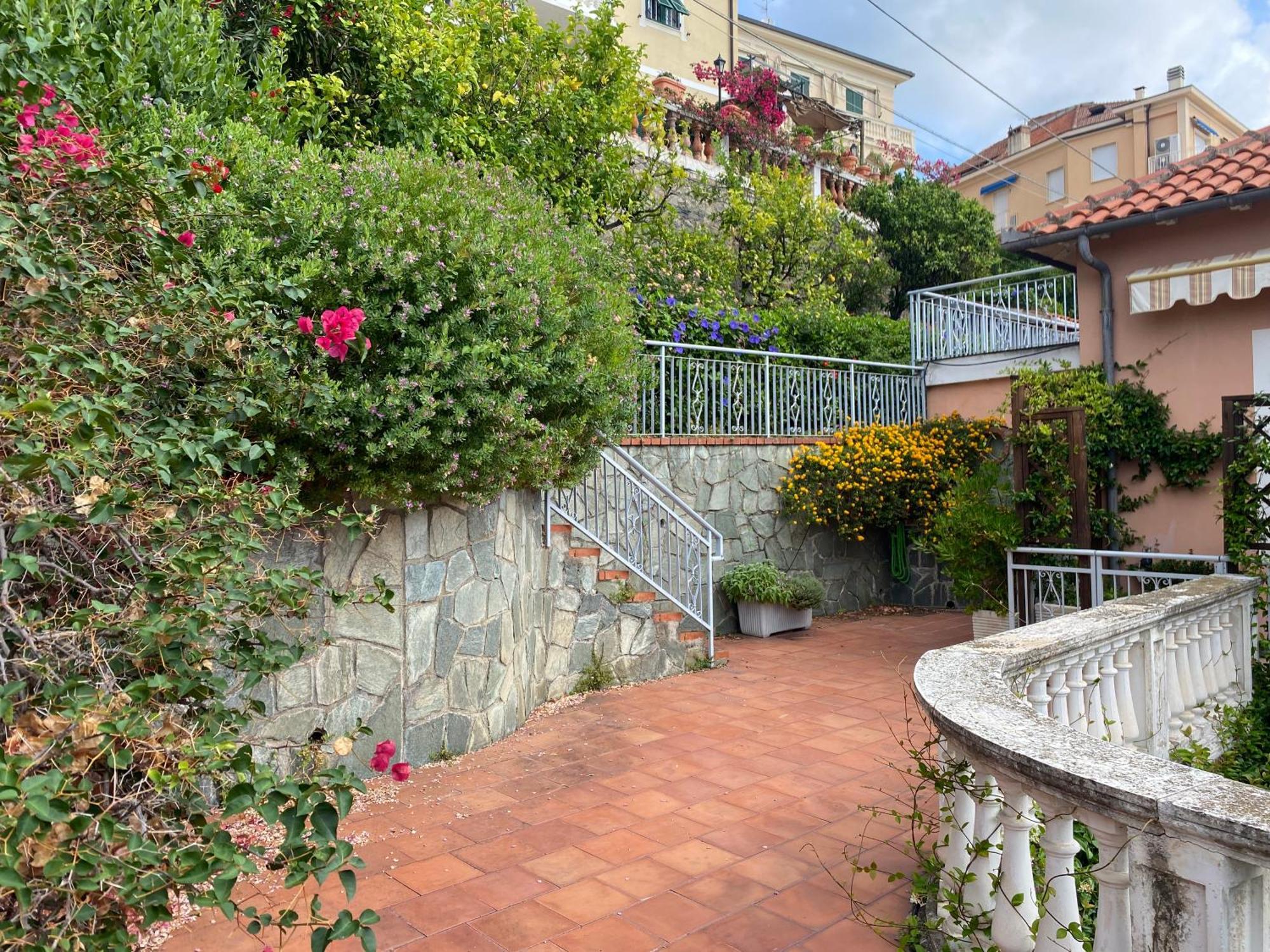 Casa Ribot: Centro E Mare A Portata Di Mano Appartamento Alassio